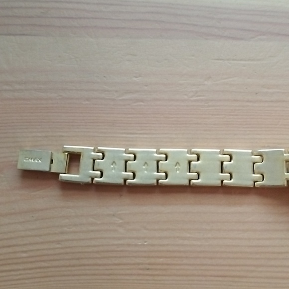 Vtg. Omax Crystal Quartz Water proof Japan Movt Gold Tone Bracelet Watch - Picture 3 of 4